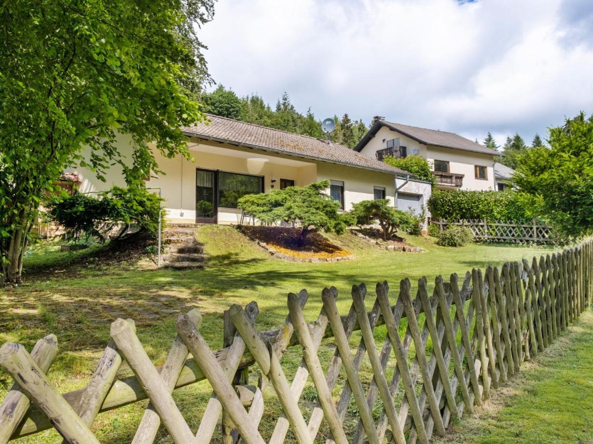 Idyllic Bungalow In Feusdorf With Forest View Chambre photo